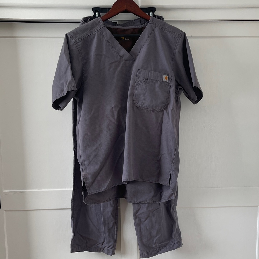 Carhartt men’s scrubs set- Size small